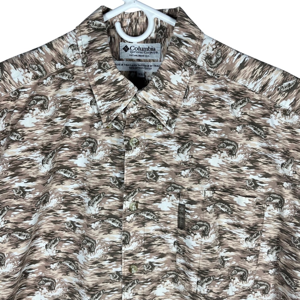 Columbia Button Down Shirt Mens XL Brown Bass Fish Print‎ Camo Short Sleeve